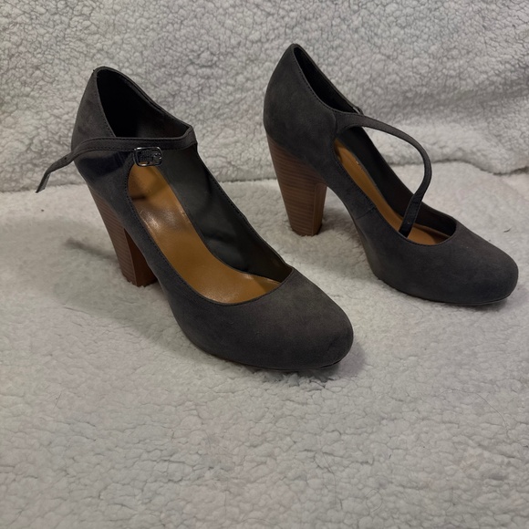 Crown Vintage Suede Heels Size 10 - Picture 3 of 3